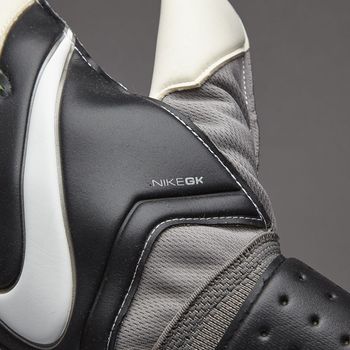 Вратарские перчатки NIKE GK VAPOR GRIP 3 (Черный/Белый)