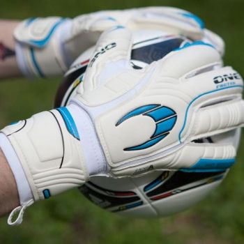 Вратарские перчатки HO SOCCER ONE Protek Flat