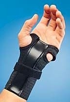 Бандаж на запястье MUELLER WRIST BRASE WITH SPLINT черный 300