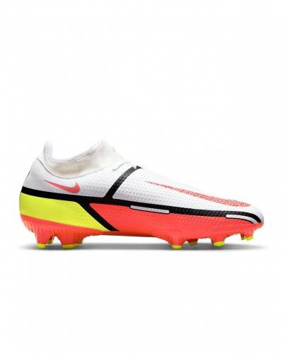 904088 797 Nike