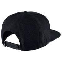 Бейсболка NIKE NSW PRO TECH CAP 891286-010 - вид 1 миниатюра