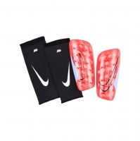 Щитки NIKE MERCURIAL FLYLIGHT SUPERLOCK Щитки NIKE MERCURIAL FLYLIGHT SUPERLOCK